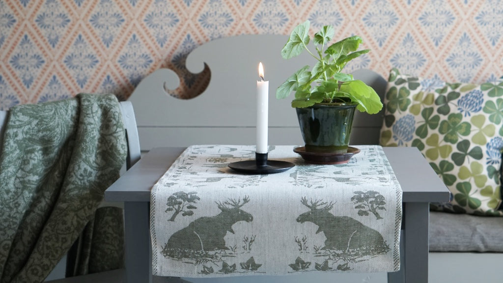 Tischläufer Djurgården aus Leinen im Laden für Handwerk & Design aus Schweden
