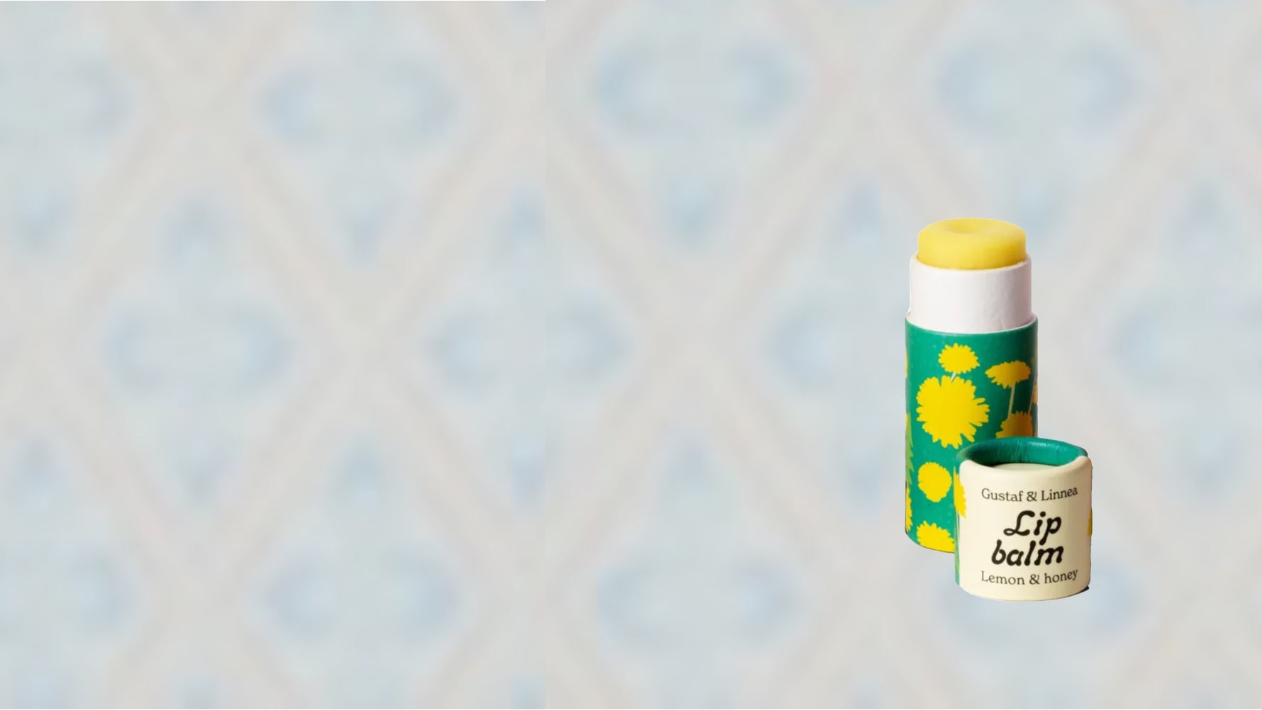 Lippenbalsam vor Schwedentapete