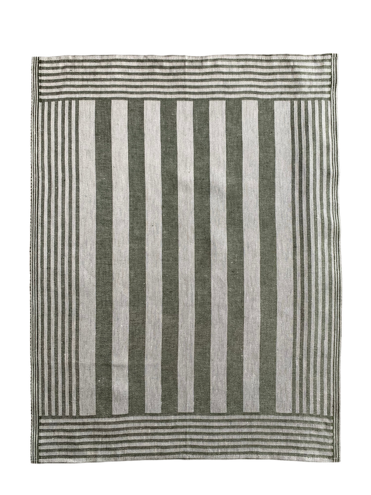 Gesamtansicht des Habdtuchs Randig aus Leinen in moosgrün