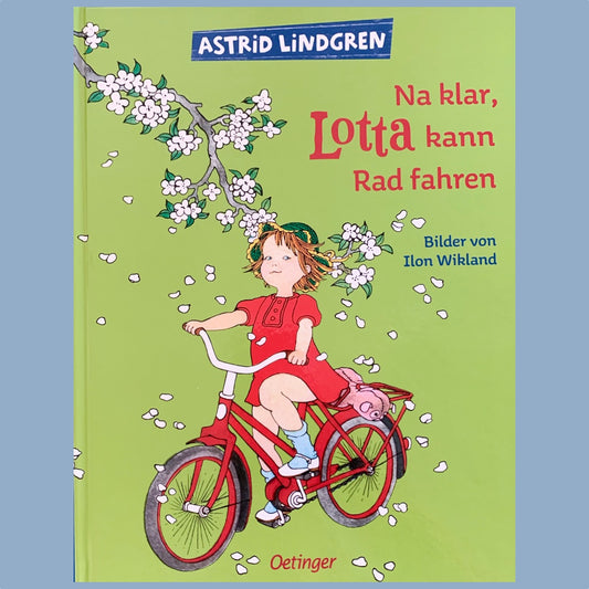 Cover des Buches Na klar, Lotta kann Rad fahren, grün mit roter Schrift und Lotta im roten Kleid auf rotem Rad