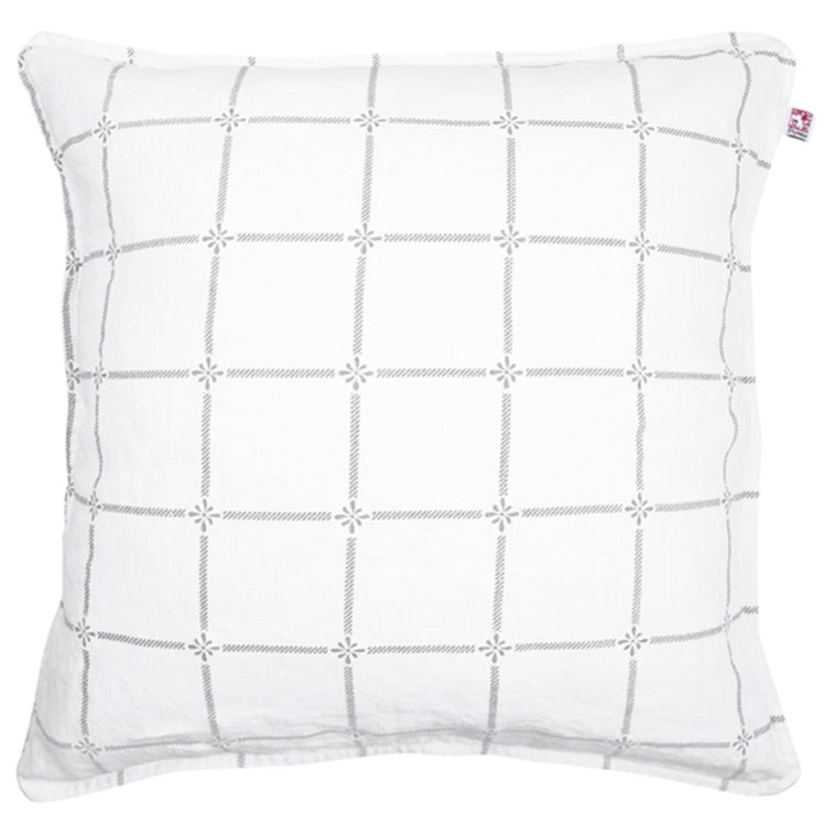 Vorderseite des Kissenbezugs Classic grau, sich kreuzende Streifen, sodass ein Karomuster entsteht, an den Kreuzungspunkten stilisiete Bküten, Label von Shyness an der oberenrechten Seitenkante