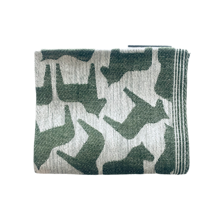 Handtuch mit Muster Dalapferd zusammengefaltet in grün, grünePferde auf hellem Grund