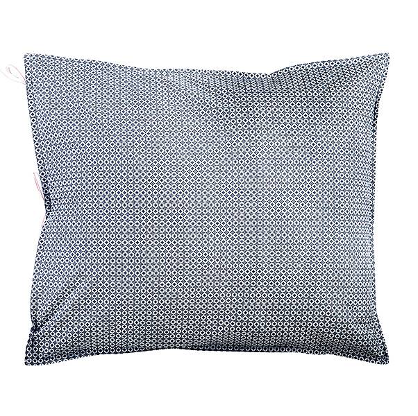 Rückseite des Kopfkissenbezugs Detiny in blau mit ganzseitigem Muster, links drei Schleifen als Verschluss