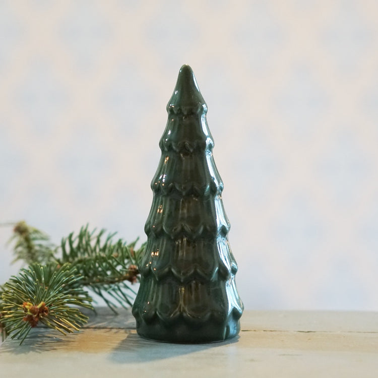 grün glasierter Tannenbaum aus Keramik