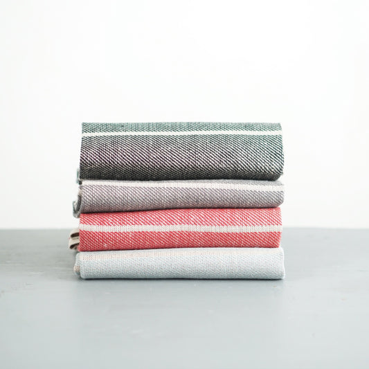 Stapel Handtücher Ingela aus Leinen von Växbo lin erhältlich bei Mys