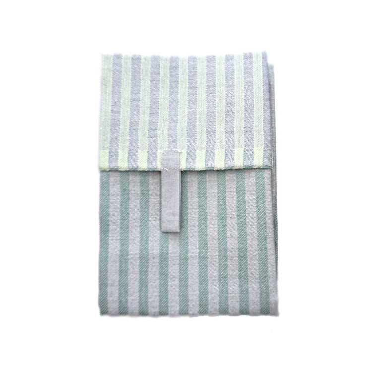 Handtuch_Storm_Leinen_gruen_Vaexbo_Handwerk_aus_Schweden_Mys