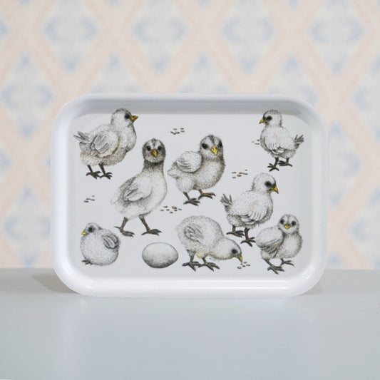 Holztablett rechteckig mit illustrierten Küken auf weiem Grund