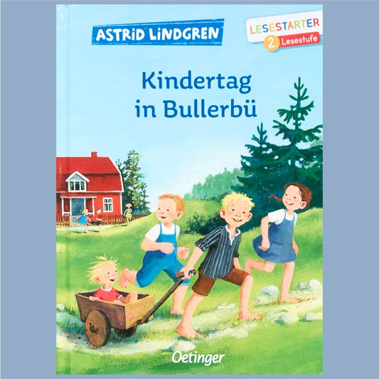 Titel des Buches Kindertag in Bullerbü mit Illustration dreier Kinder mit Bollerwagen und Schwedenhaus und Wald im Hintergrund