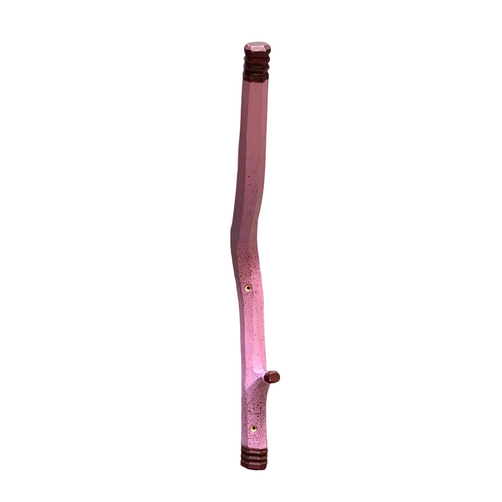 Kleiderhaken Modell 4 in Rosa mit dunkleren Absätzen und zwei Löchern für Schrauben