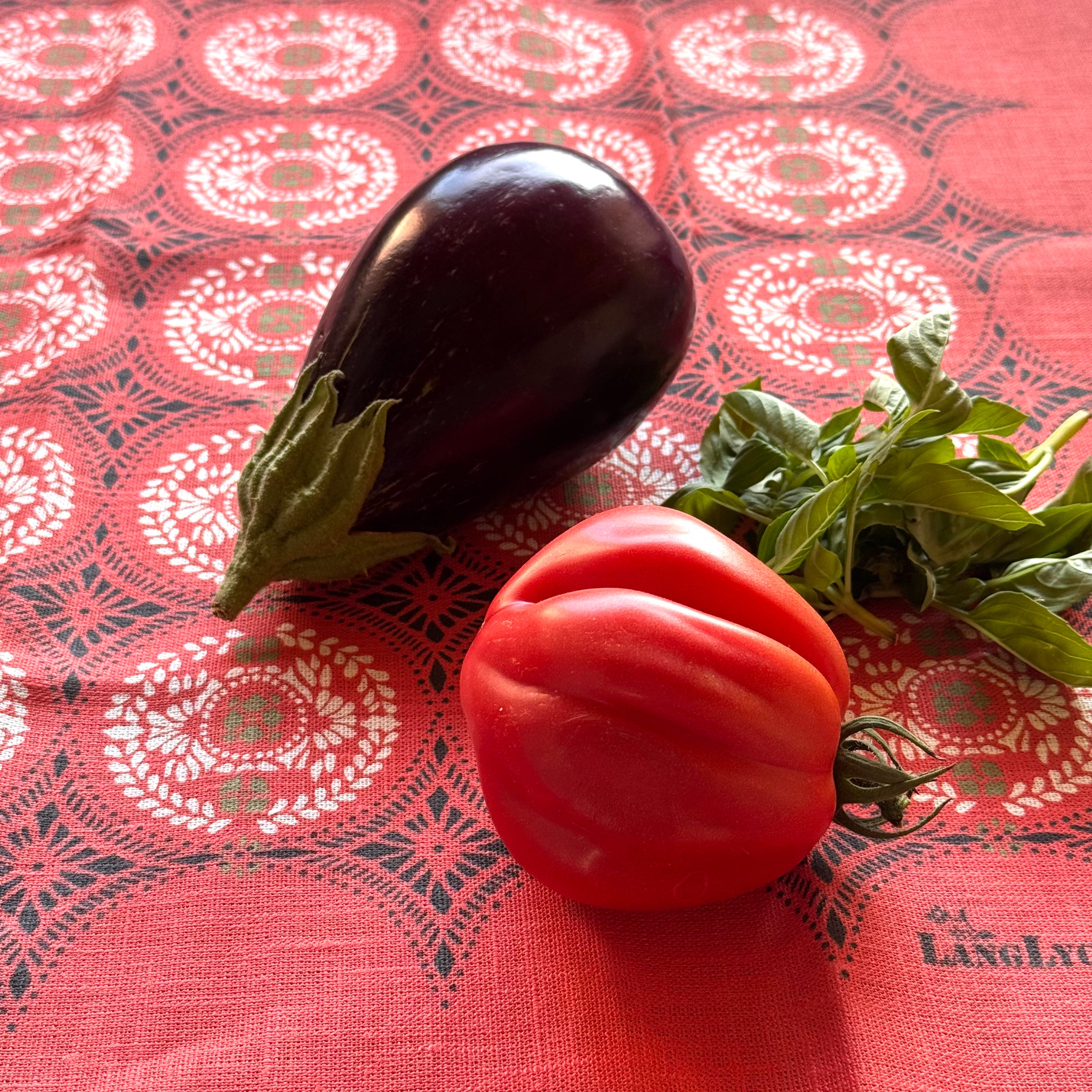 Leinen Handtuch Kristofers röd mit Tomate und Aubergine