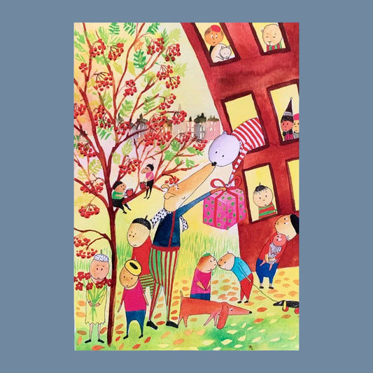 ein Wesen beugt sich aus dem Fenster und übergibt ein Paket an einen draußen stehende