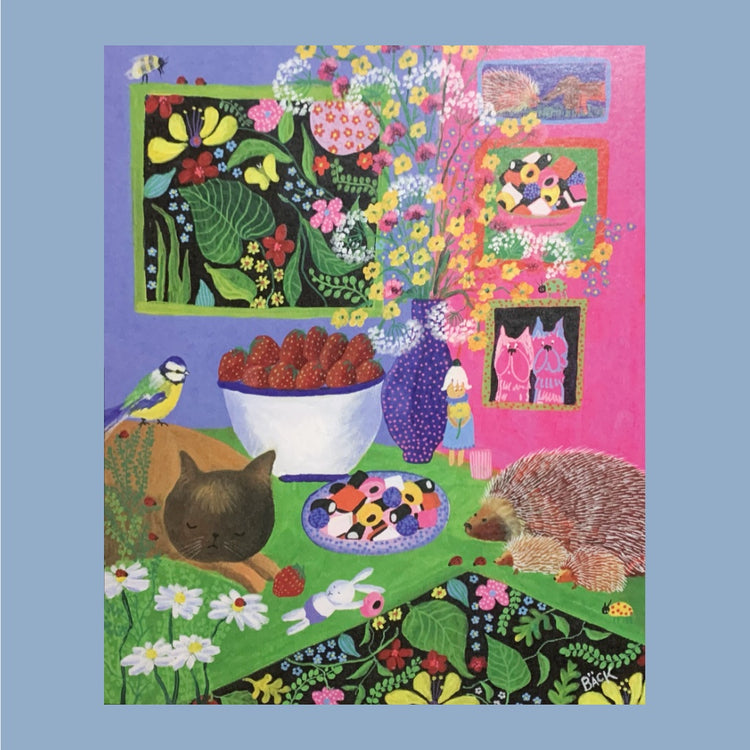 Igel, Katze, Meise in trautem Zusammensein zwischen Blumen und Blumenbildern