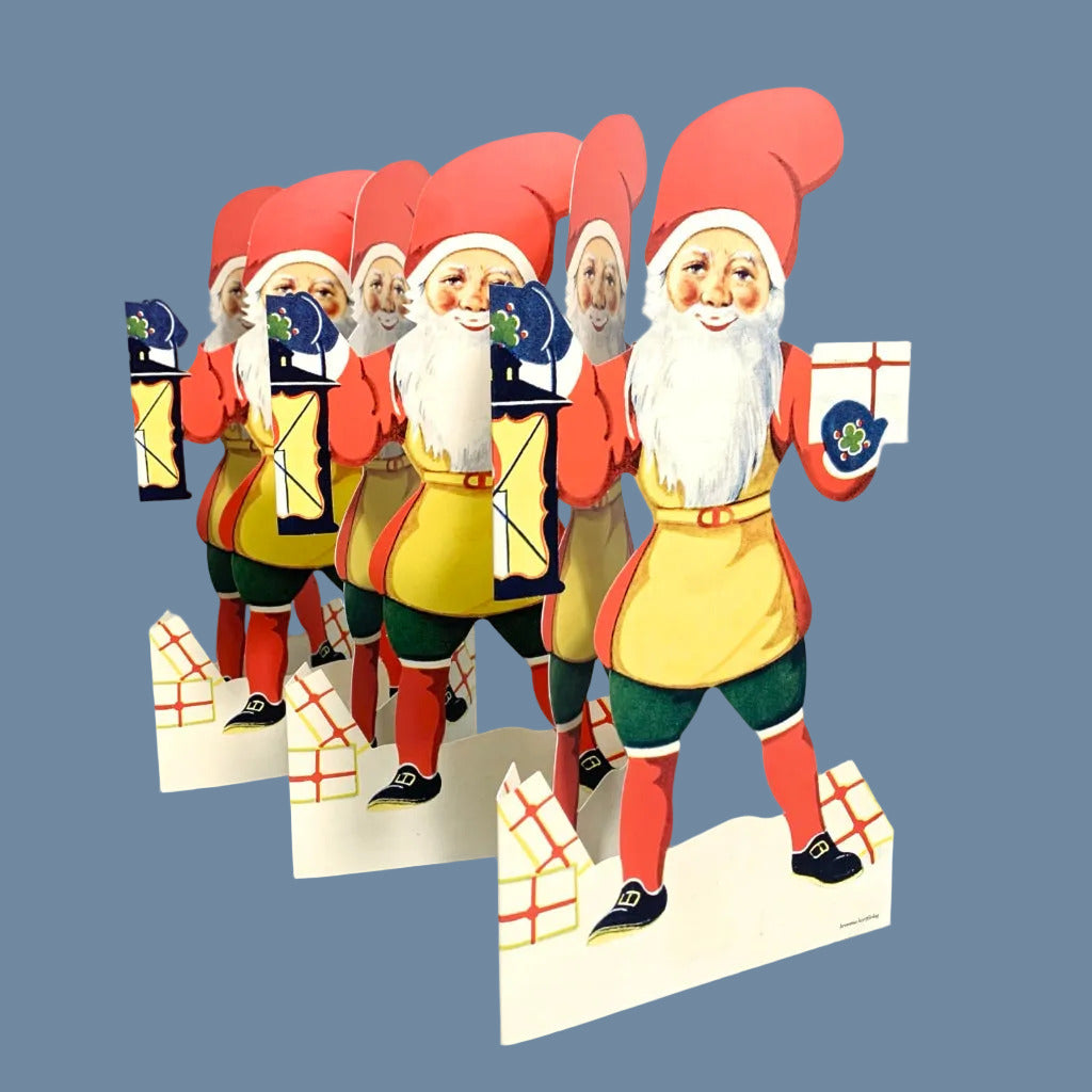 Riesenwichtel Leporello vor mysblauem Hintergrund