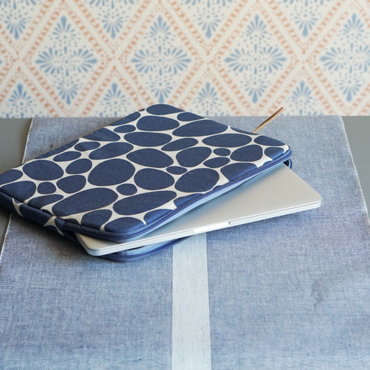 Läufer Linjal in blau mit Laptoptasche von Gyllstad