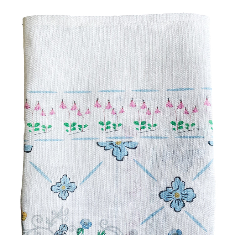 Kante des Handtuches Linnea aus Leinen mit Linneablüten