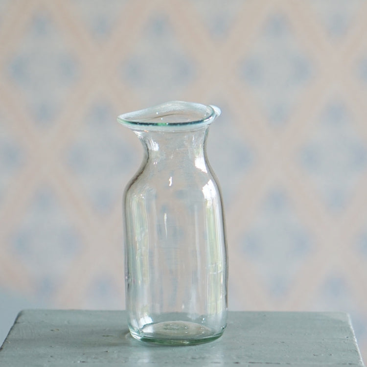 Milchkännchen aus Glas mit weißem Rand von Persson & Persson erhältlich bei Mys