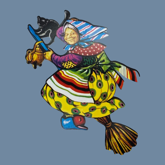 Osterhexe aus Pappe mit Kaffeekessel und schwarzer Katze