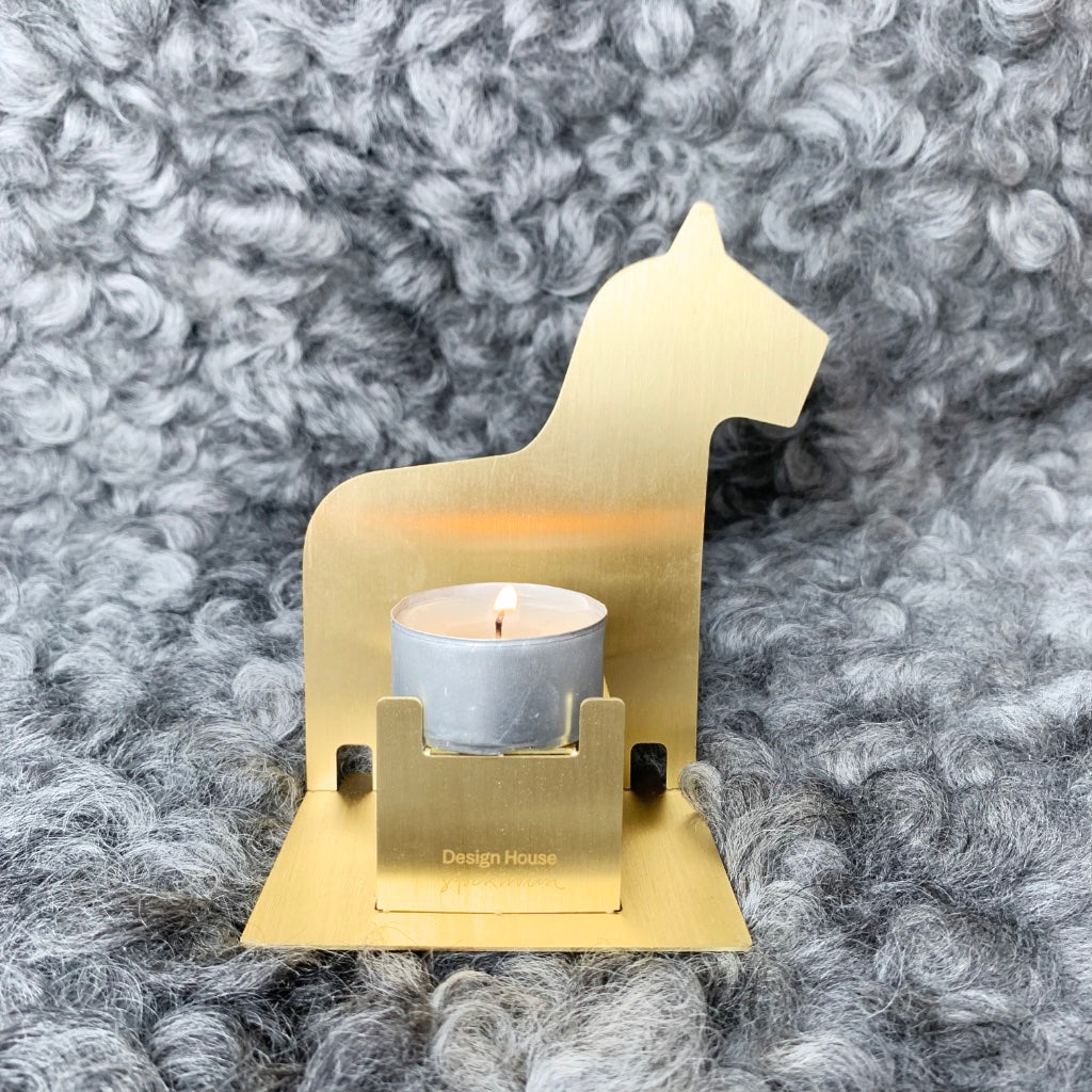 Pop_up_Kerzenhalter_Messing_gebuerstet_Dalapferd_Design_House_Stockholm_Mys_Shop