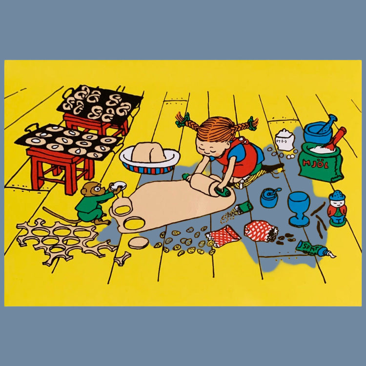 Postkarte mit Pippi Langstrumpf backend auf dem Fußboden gezeichnet von Ingrid Vang Nyman erhältlich im Mys Shop