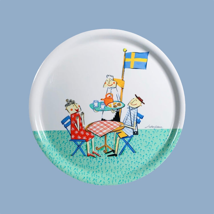 Rundes Tablett in weiß mit buntem Bild von Bengt und Lotta