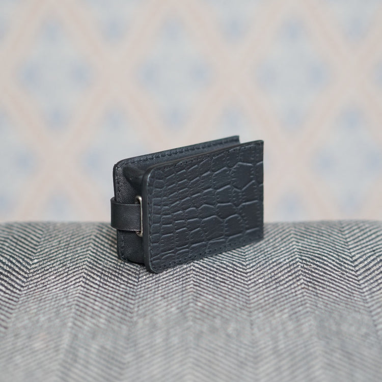 Rückseite vom Schlüsseletui aus Leder in schwarz von Nya Makeriet erhältlich bei MYS