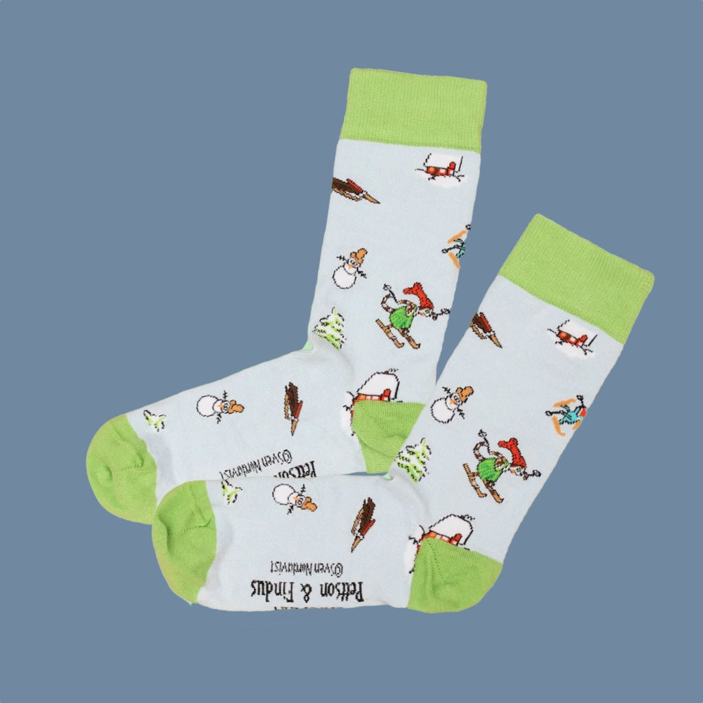 Socken mit Motiv Findus fährt Ski mit hellgrüner Ferse, Spitze, Bündchen