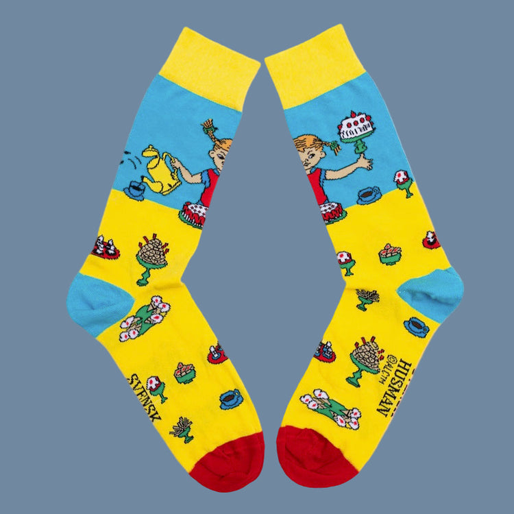 Gelbe Socken mit Pippi und süßen Dingen drauf, blaue Ferse, rote Spitze, gelbes Bündchen