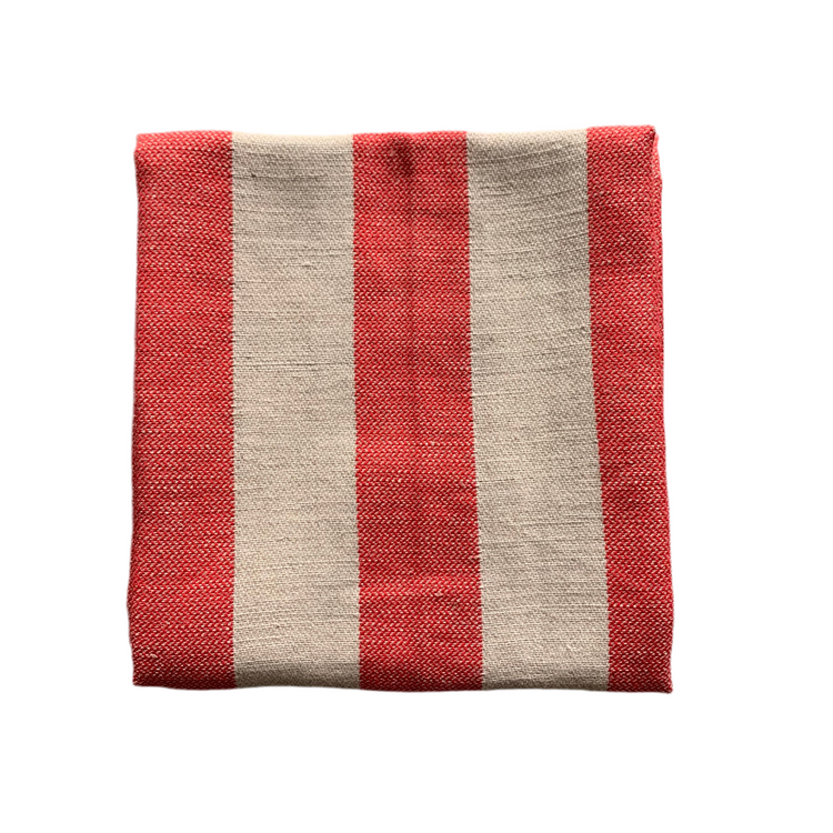 Geschirrtuch Halbleinen mit Streifen in Rot zusammengefaltet