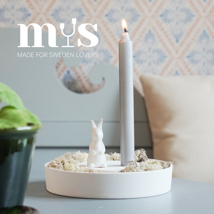 Kerzenhalter Valltorp auf Tisch vor Küchensofa, Bild mit Mys-Label