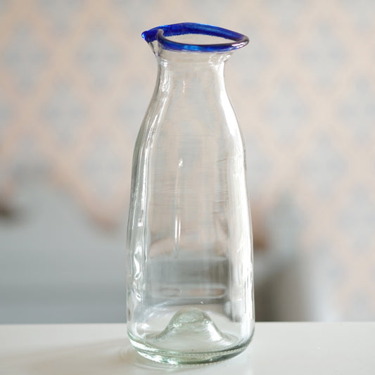 Karaffe Glas mit farbigem Rand