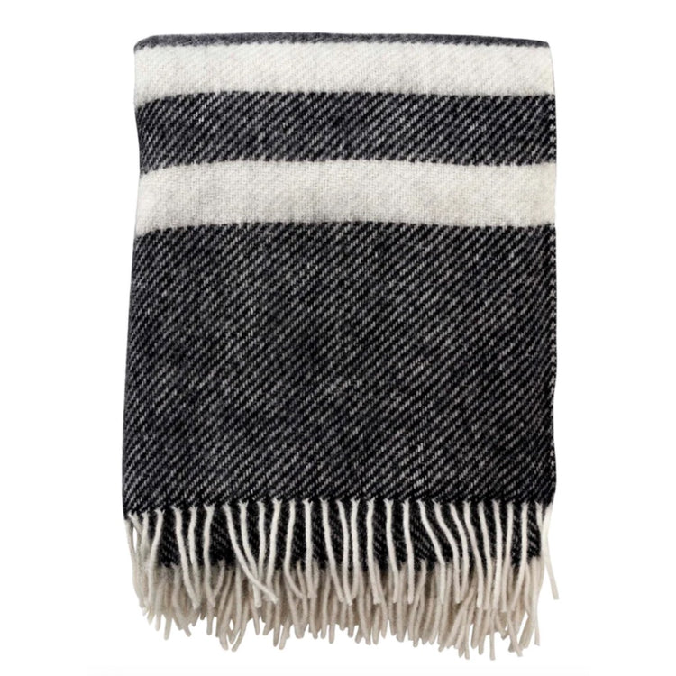 Wolldecke_GotlandwolleLammwolle_Stripe_schwarz_Klippan_Mys-Shop