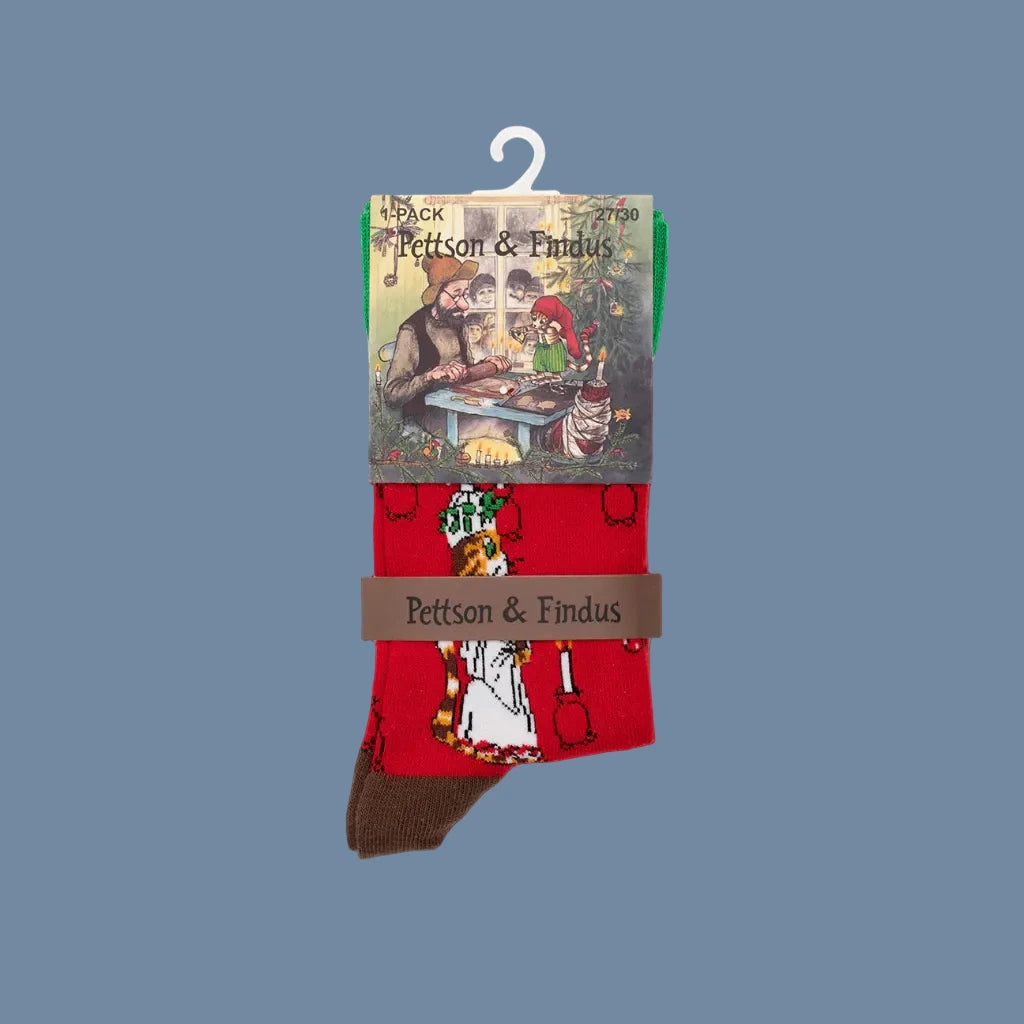 Rote Socken mit Findus als Lucia