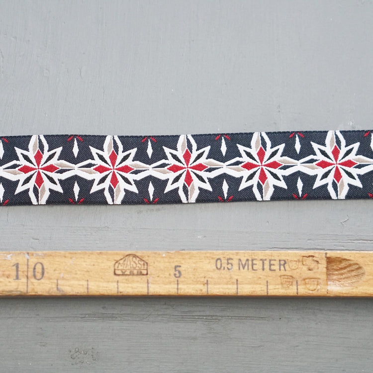 Band_Floral_schwarz_rot_Baumwolle_Shyness_Mys-Shop
