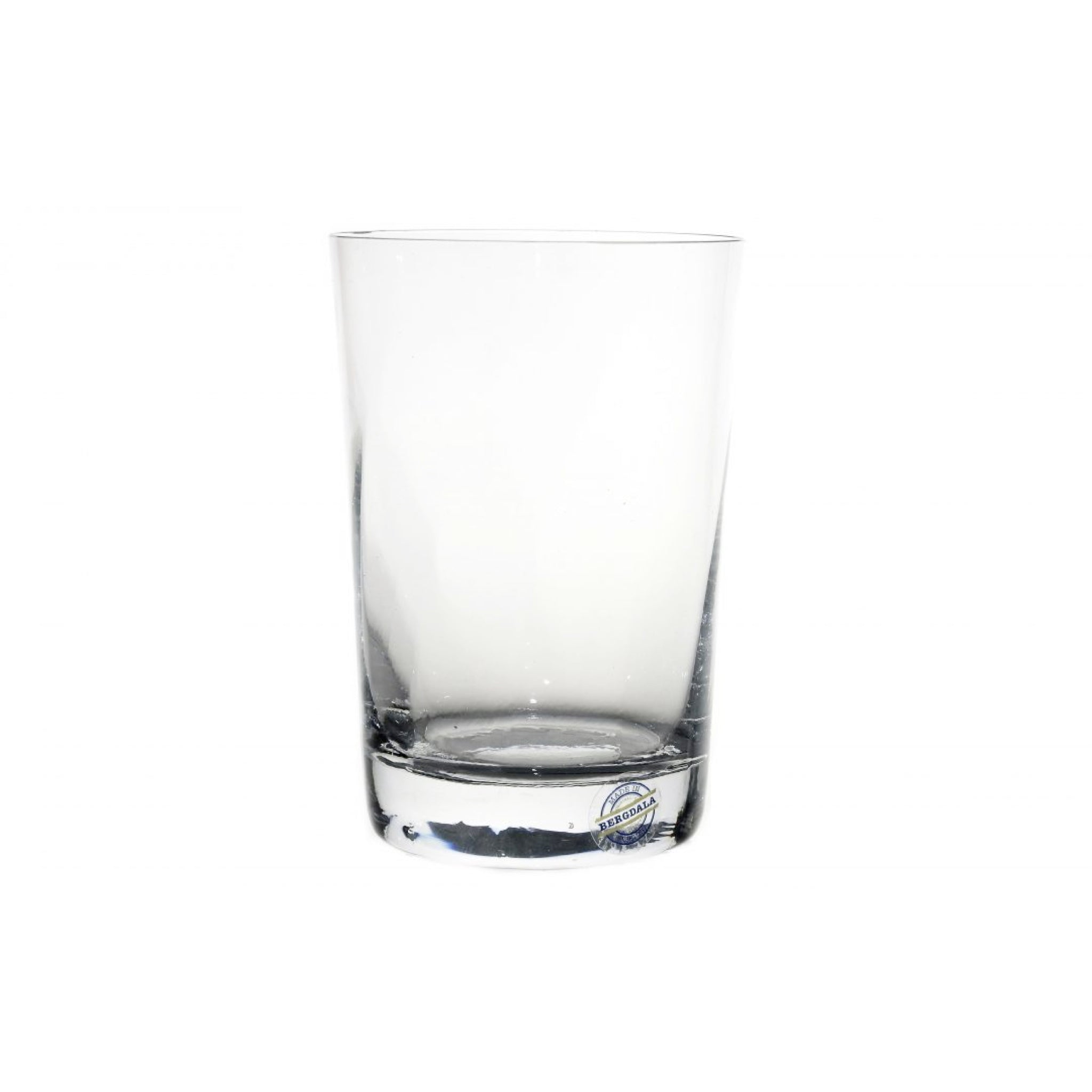 Glas Emma vor weißem Hintergrund