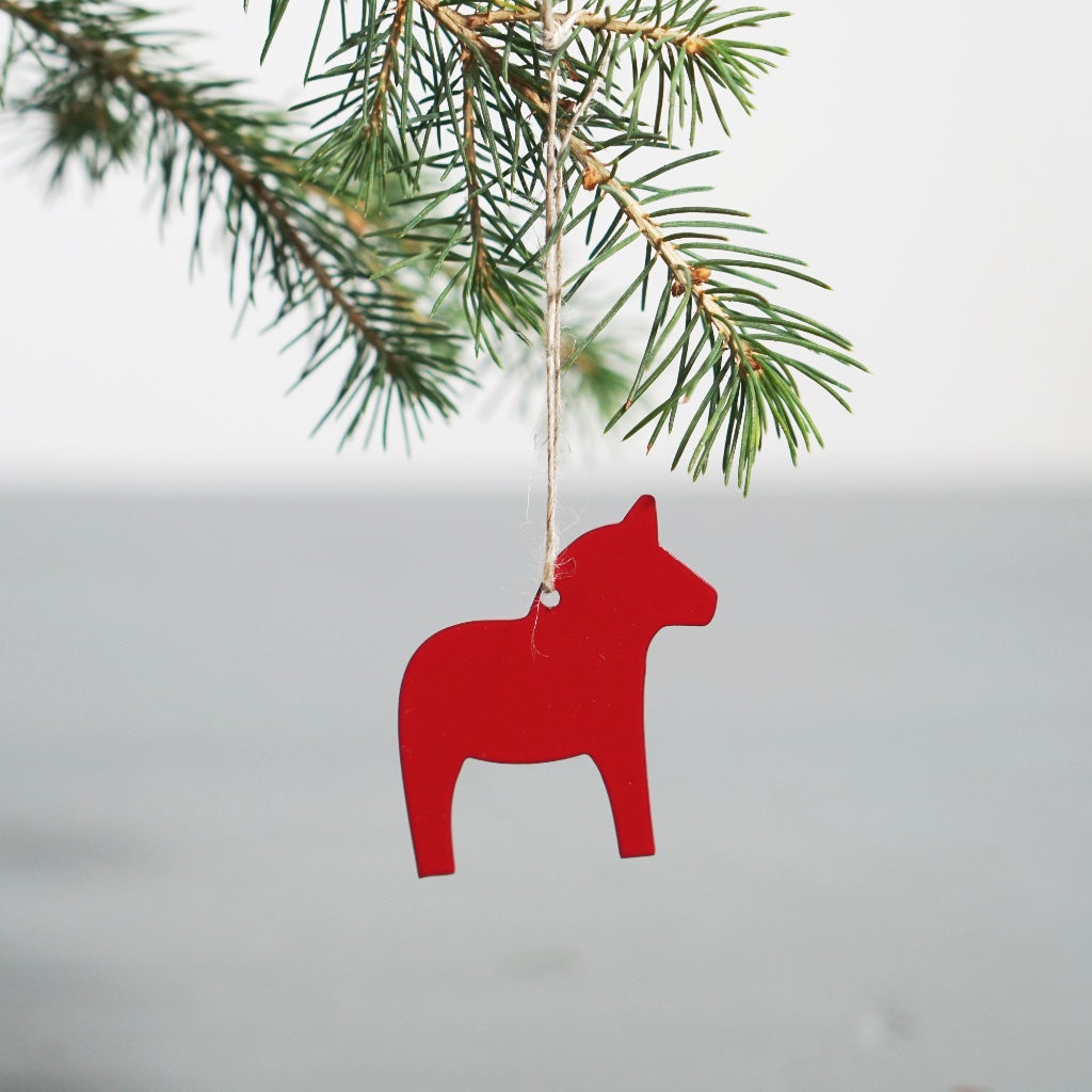 Weihnachtsbaumschmuck Dalapferd aus metall rot