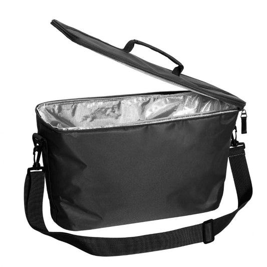 Kühltasche Hinza mit offenem Deckel, sodass man die Aluminiumauskleidung sehen kann, mit angebrachtem Schultergurt und sichtbarem Tragegriff auf dem Deckel