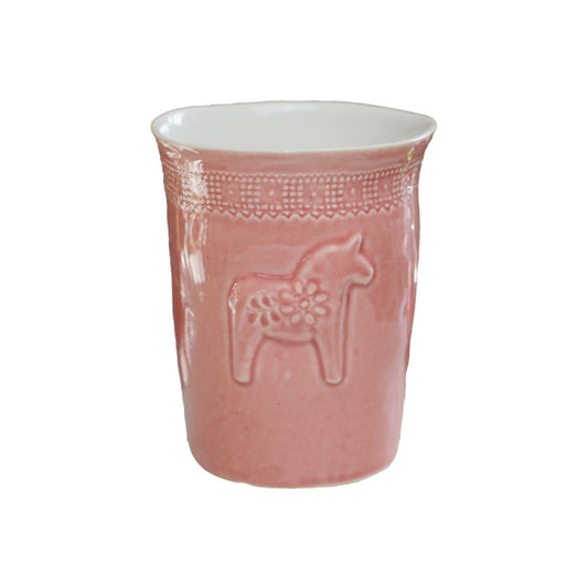 Becher aus Keramik mit Dalahaest in rot von Mia Blanche erhältlich im Mys Shop
