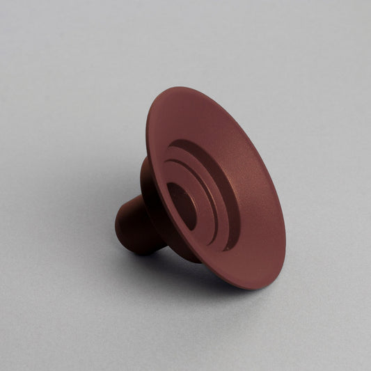 Kerzenhalter Burk aus Metall von Våges Smide rostrot