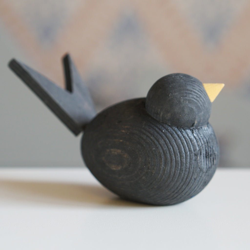 Dekofigur_Holz_Vogel_gross_dunkelgrau_Larssons_trae_Mys_Shop