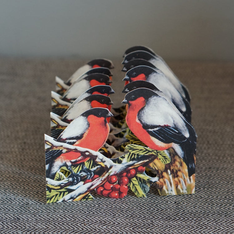 Leporello mit sechs Gimpelpaaren aufgestellt