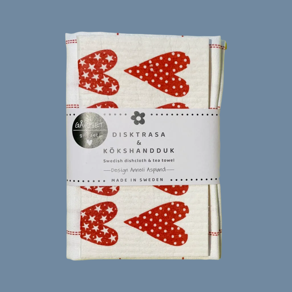 Geschenkset Handtuch Schwammtuch Rote Herzen mit Banderole und mysblauem Hintergrund