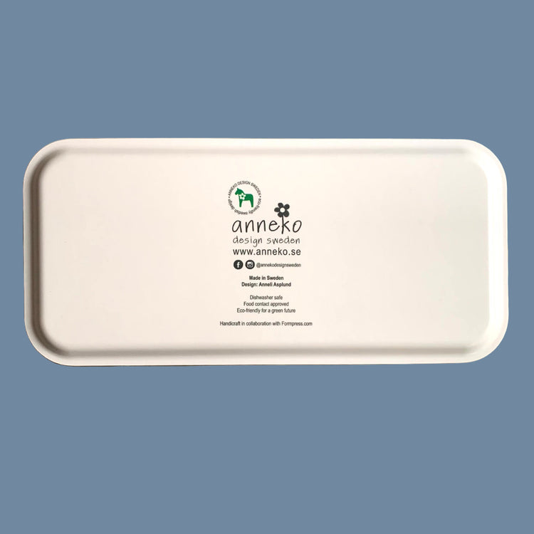 Rückseite des länglichen Holztabletts mit Punkten in Blau