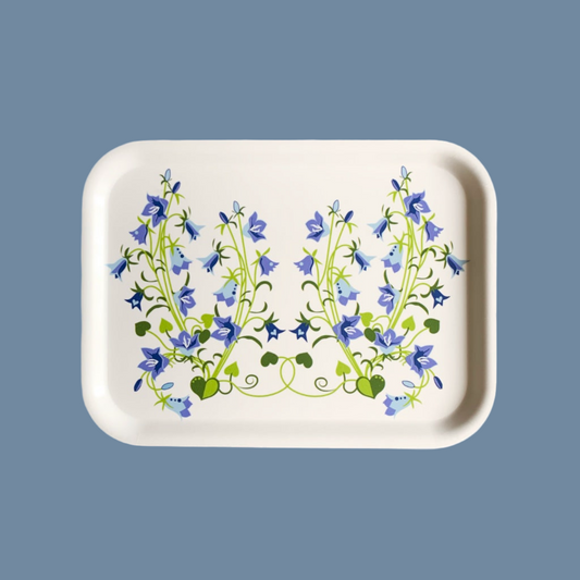 rechteckiges Holztablett mit Glockenblumen