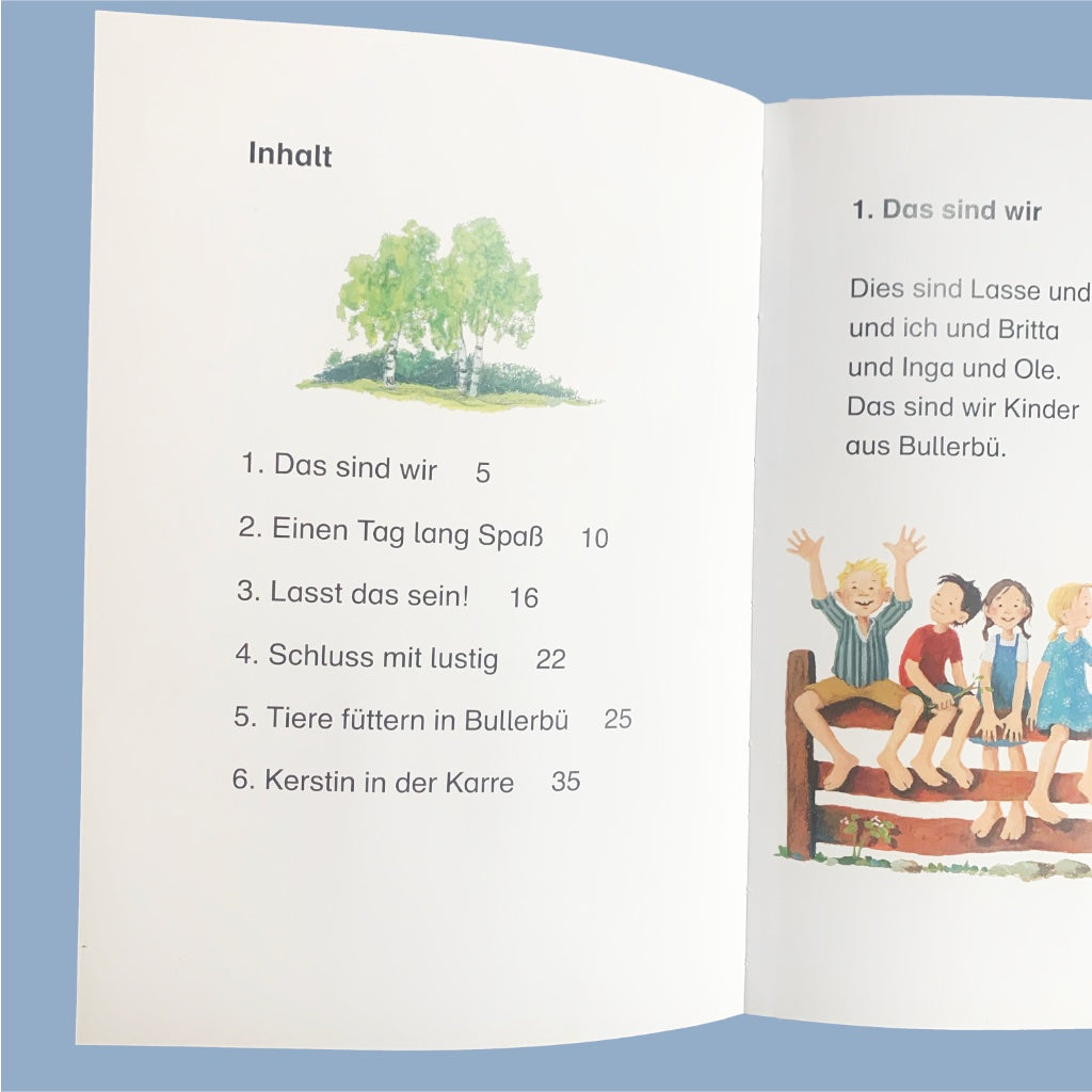 Inhaltsverzeichnis des Bches Kindertg in Bullerbü, man sieht auch ein Stück von der ersten Seite mit der übersichtlichen Typographie