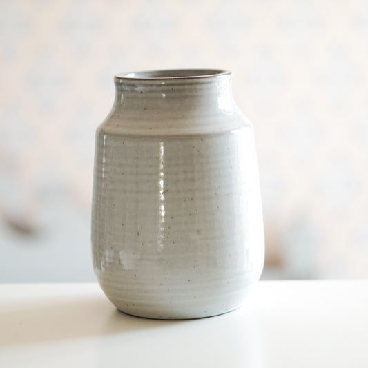 Vase aus Keramik in beige 