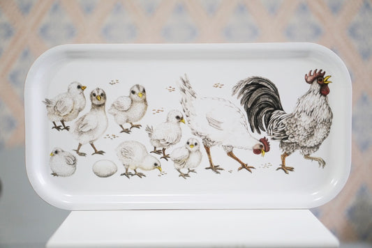 Langes Tablett aus Holz mit Motiv Hühnerfamilie von Charlotte Nicolin erhältlich bei MYS