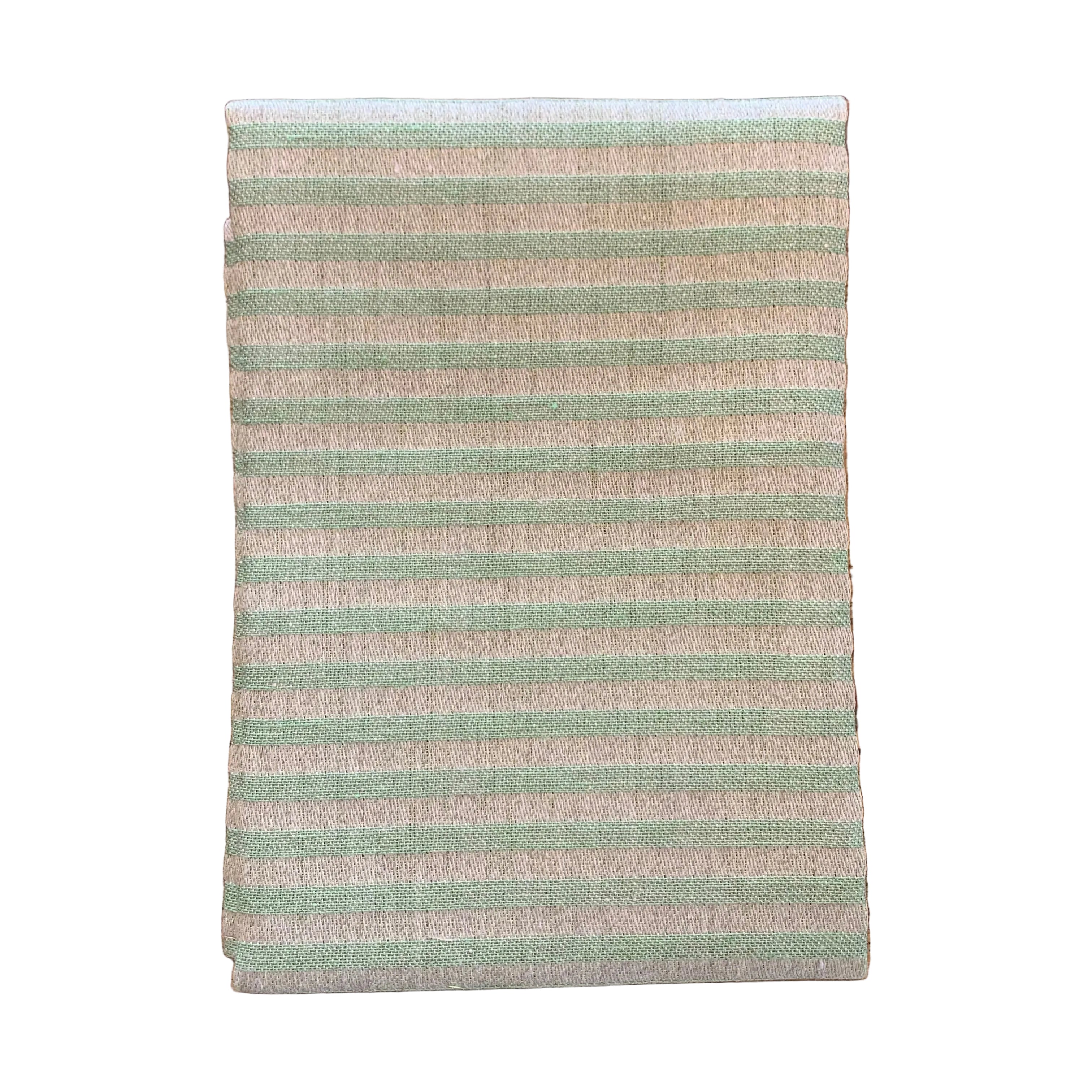 Leinen Handtuch Storm grün mit schmalen Querstreifen zusammengefaltet vor weißem Hintergrund