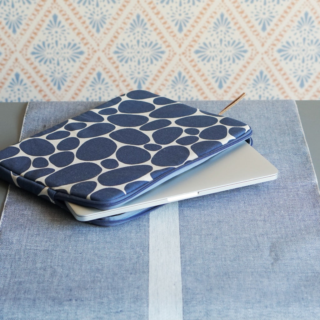 Läufer Linjal in blau mit Laptoptasche von Gyllstad