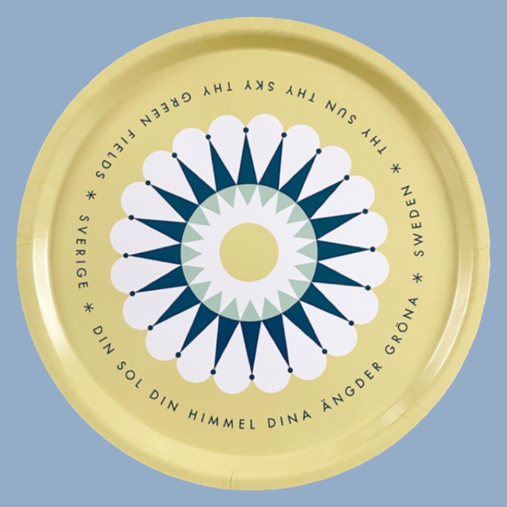 rundes Tablett mit Muster Sverige in gelb von David Linder