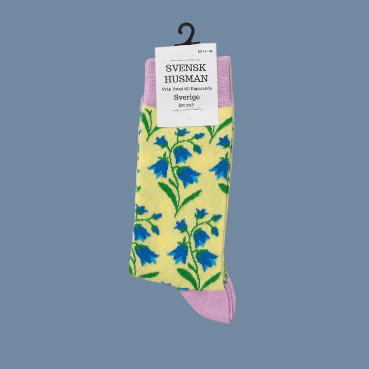 Socken mit Glockenblumen